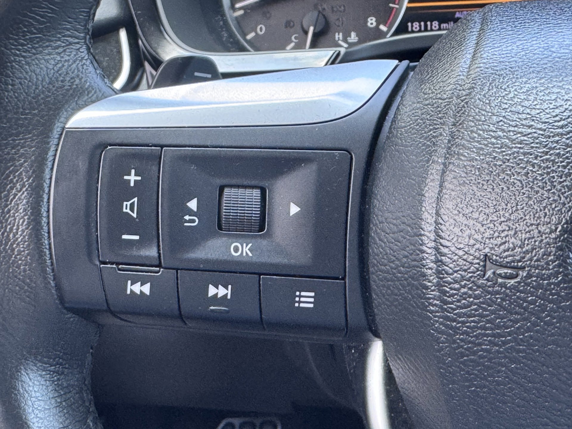 Used 2024 INFINITI QX60 Pure image 27