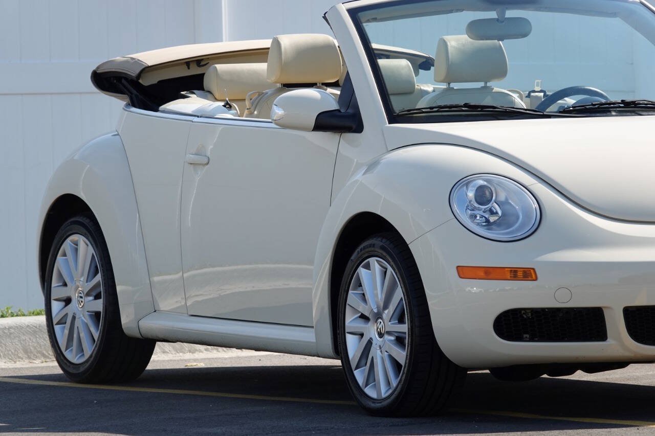 Used 2008 Volkswagen Beetle SE FWD image 47