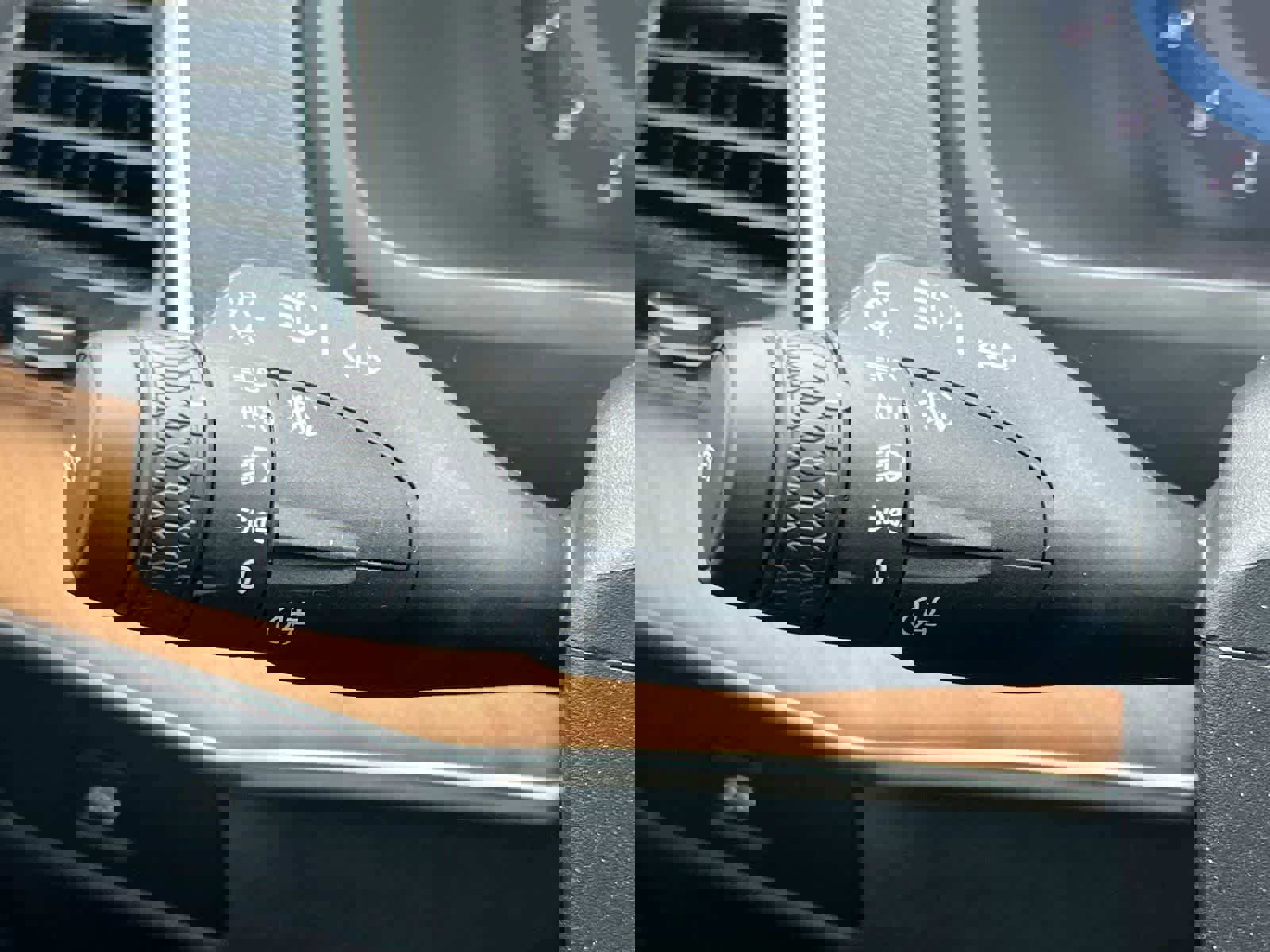 Used 2023 Volvo XC90 B6 Plus w/ Protection Package Premier image 25