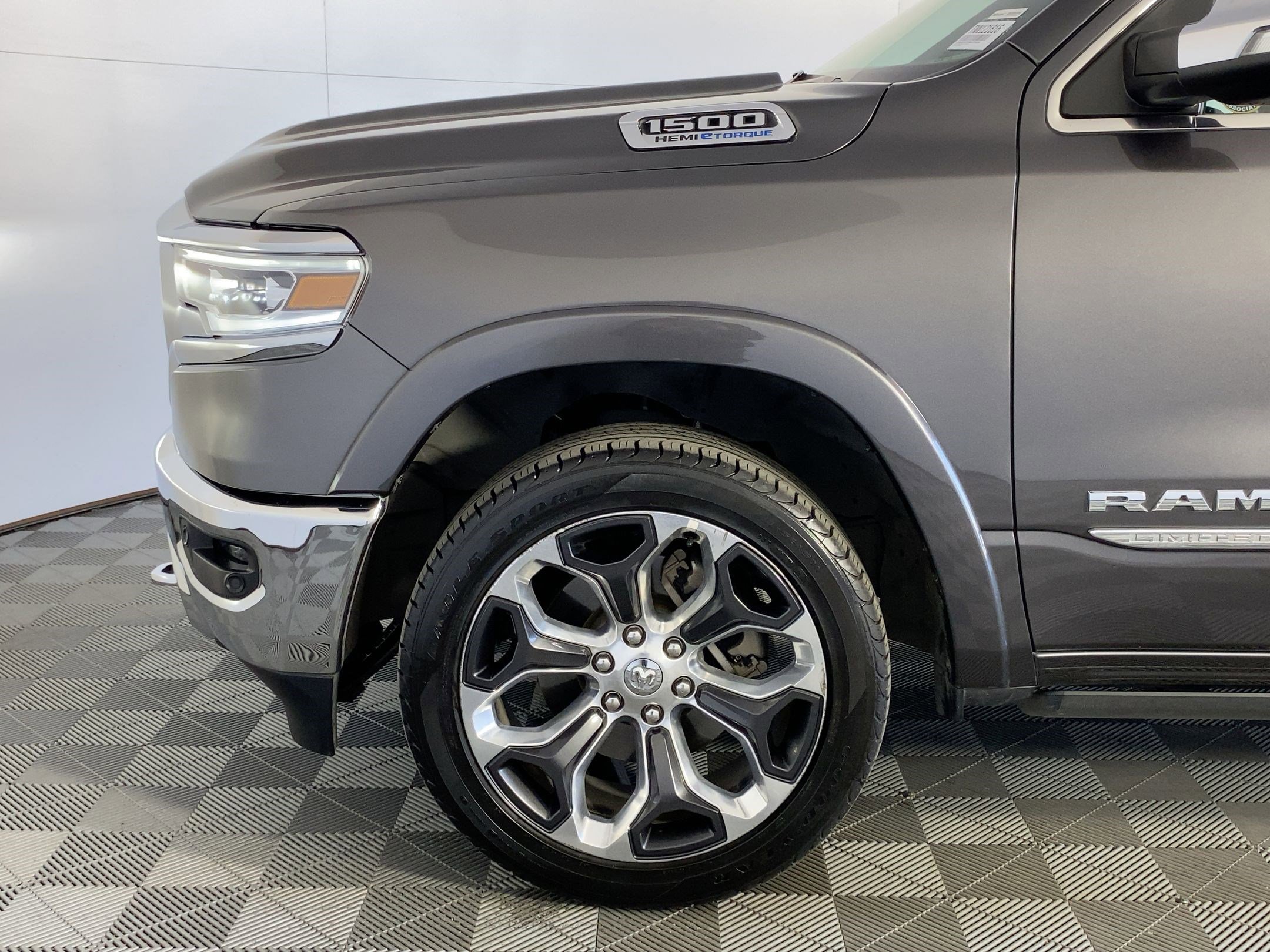 Used 2022 RAM 1500 Limited image 9