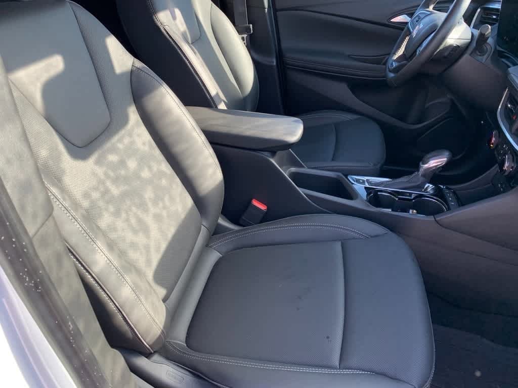 Certified 2024 Buick Encore GX Sport Touring image 21
