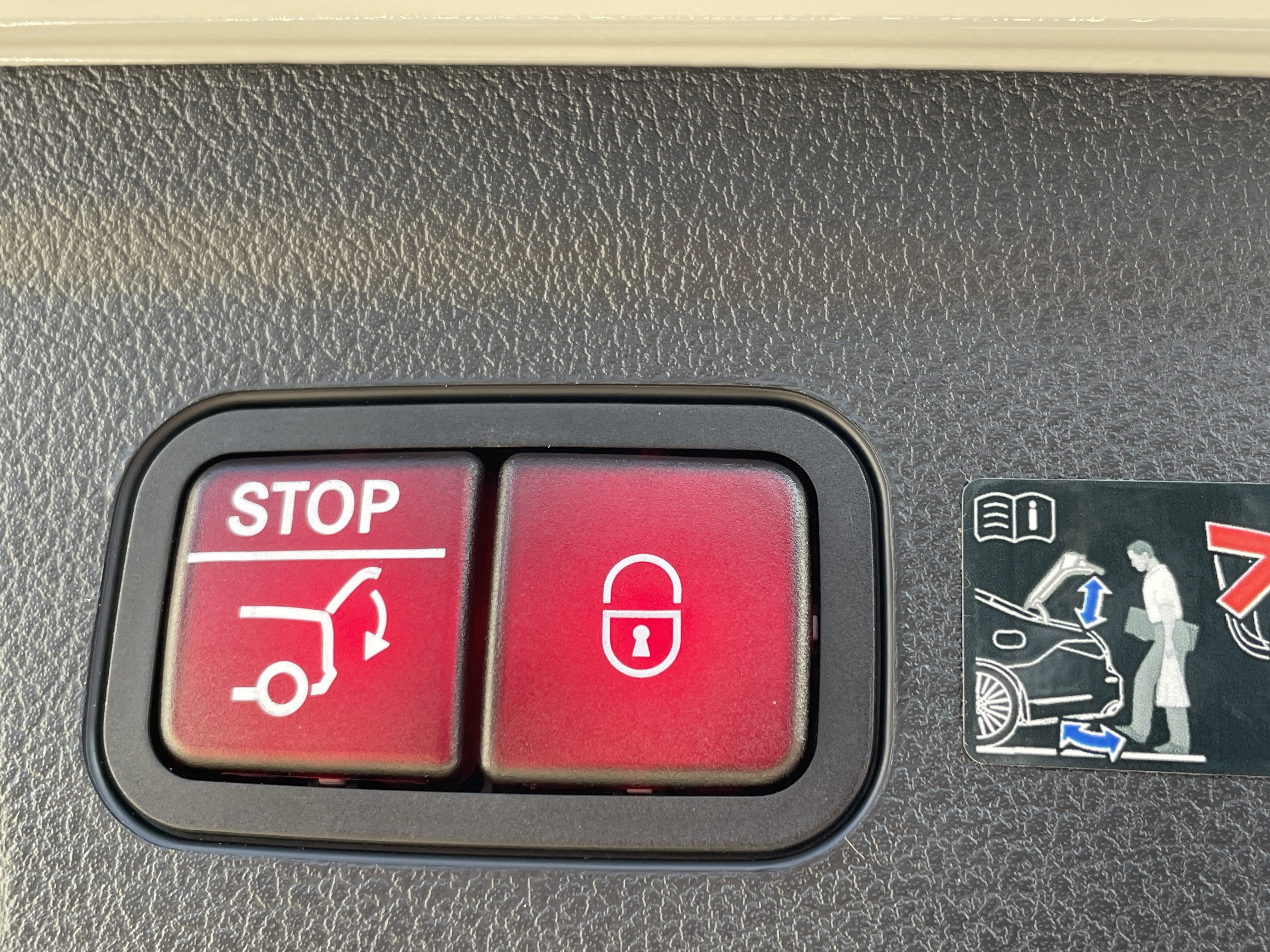 Certified 2025 Mercedes-Benz GLE 450 4MATIC image 11