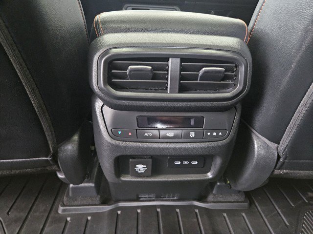 Used 2025 Honda Pilot TrailSport image 20