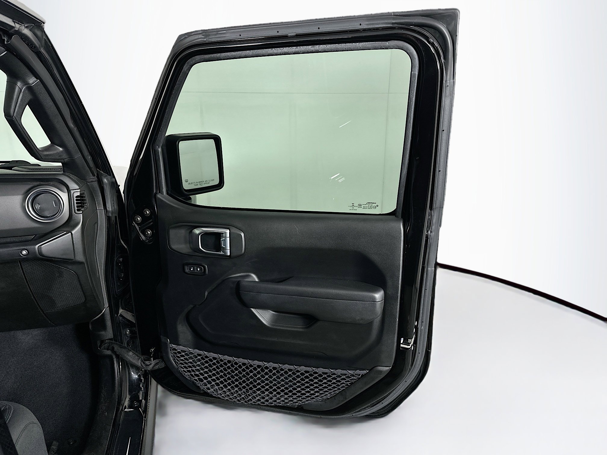 Used 2023 Jeep Wrangler Unlimited Rubicon 4xe w/ Steel Bumper Group image 30