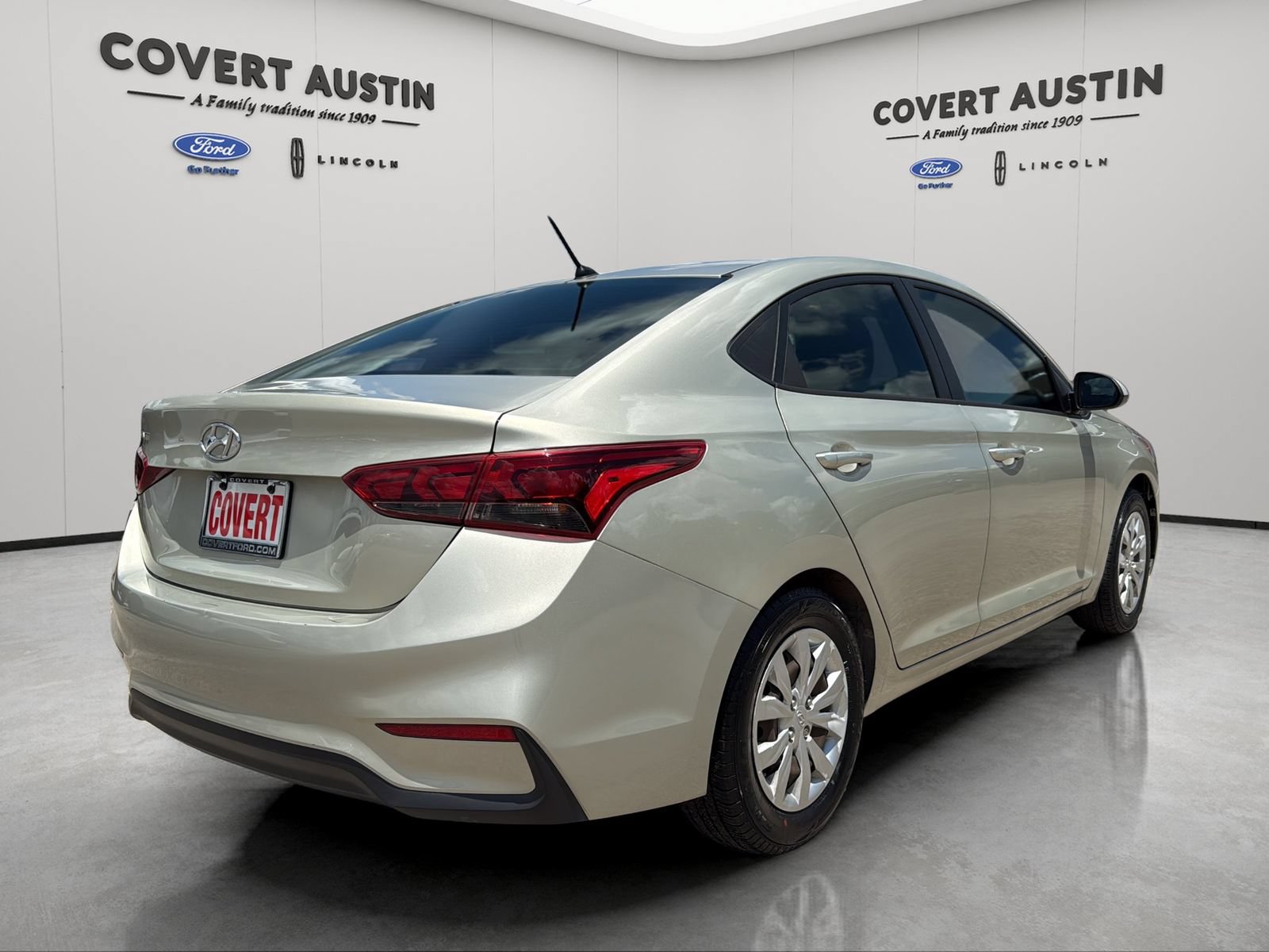 Used 2020 Hyundai Accent SE FWD image 5