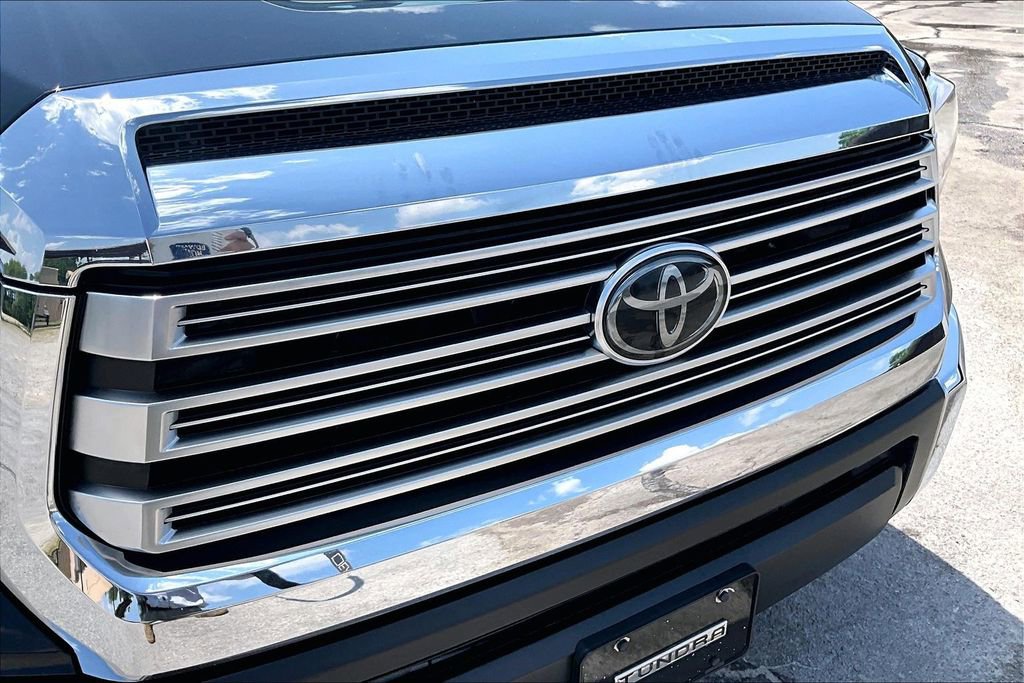 Used 2018 Toyota Tundra Limited w/ Limited Premium Package AWD/4WD image 32