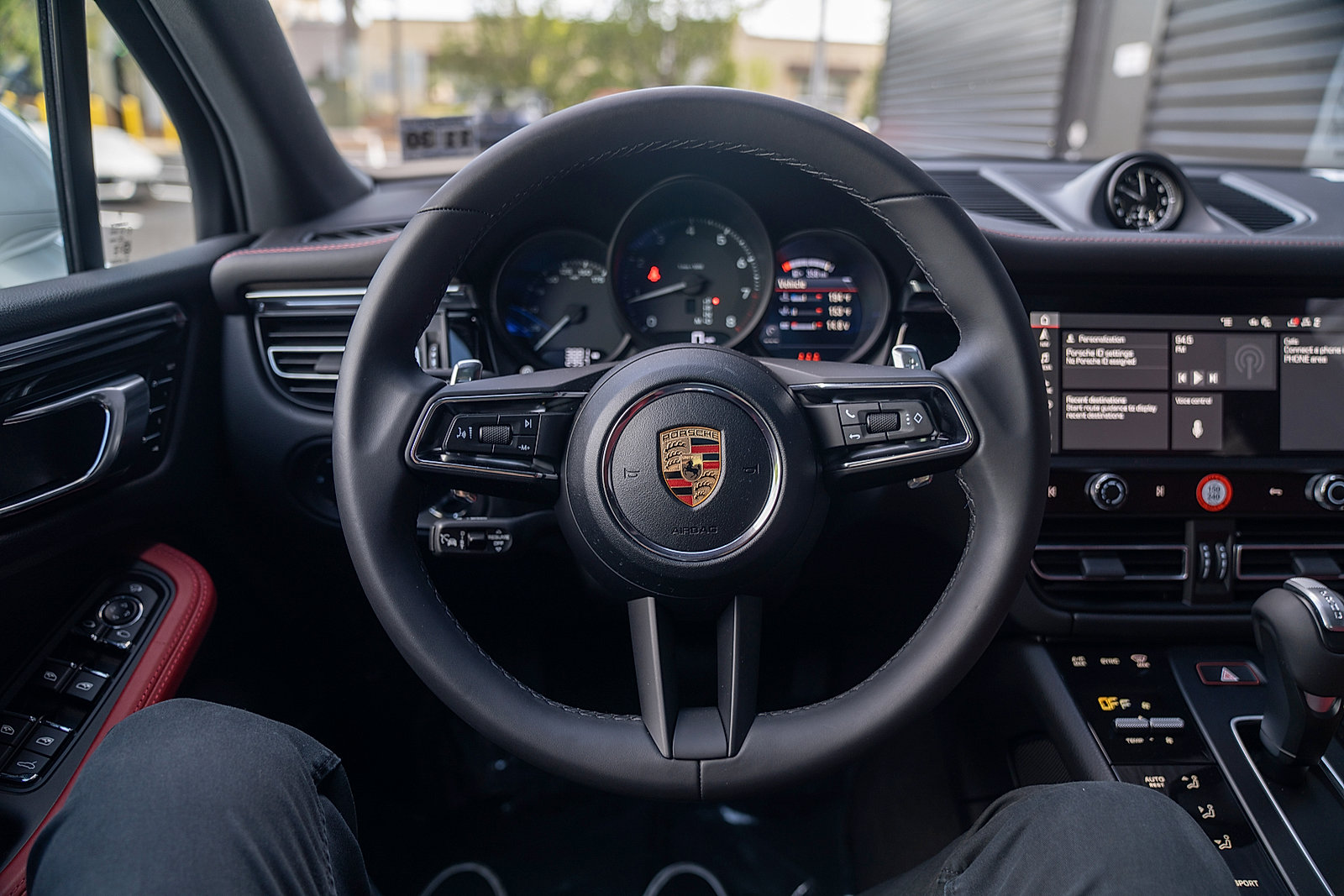 Certified 2026 Porsche Macan AWD/4WD image 6