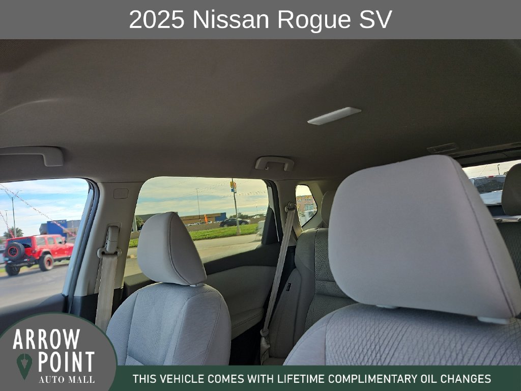 Used 2025 Nissan Rogue SV FWD image 22