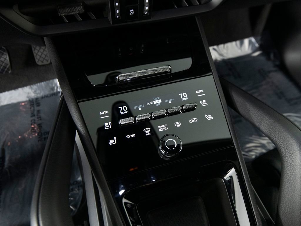 Certified 2025 Porsche Cayenne Coupe image 29