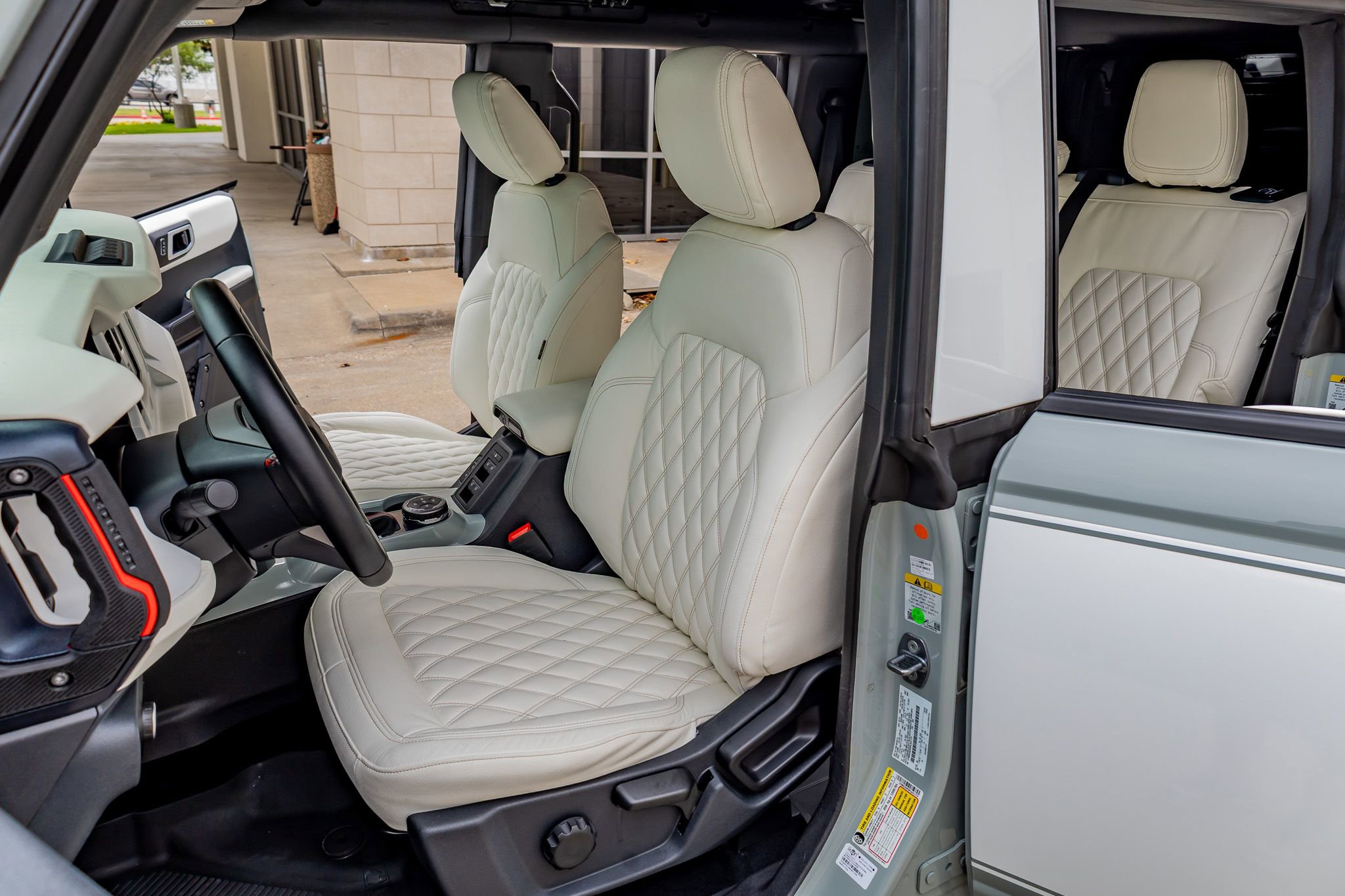 Used 2023 Ford Bronco Heritage Edition AWD/4WD image 31