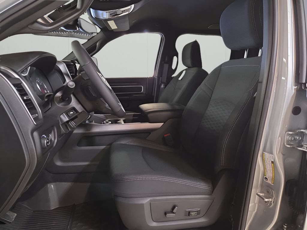 New 2026 RAM 2500 Big Horn AWD/4WD image 10