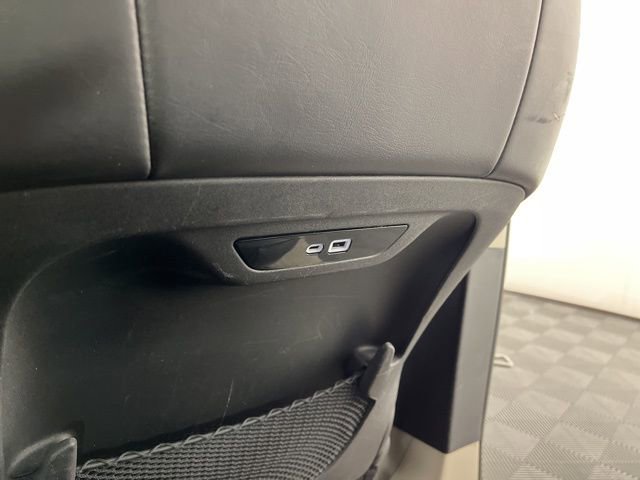Used 2024 Chrysler Pacifica Touring-L FWD image 44
