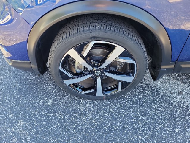 Used 2022 Nissan Rogue Sport SL FWD image 5