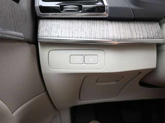 Used 2023 Volvo XC90 T8 Plus image 28