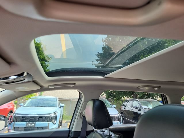 Certified 2022 Kia Sorento S w/ Panoramic Sunroof Package AWD/4WD image 14
