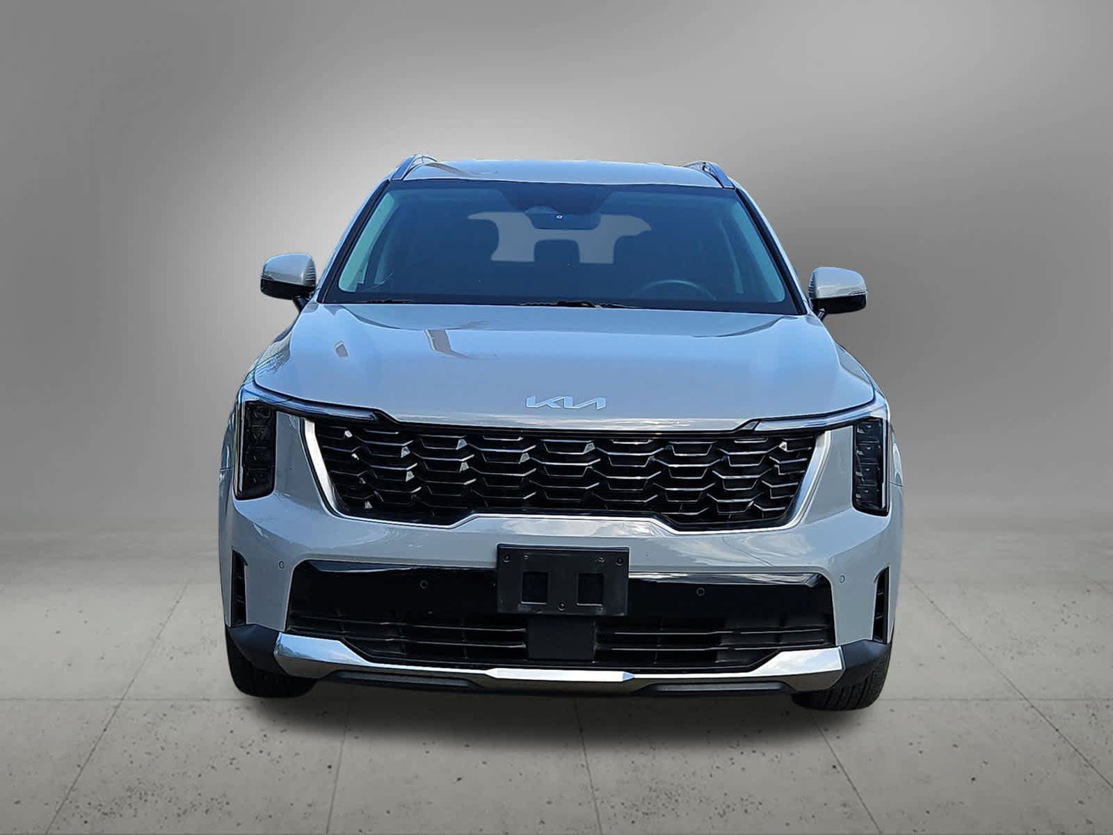 Certified 2025 Kia Sorento S FWD image 9
