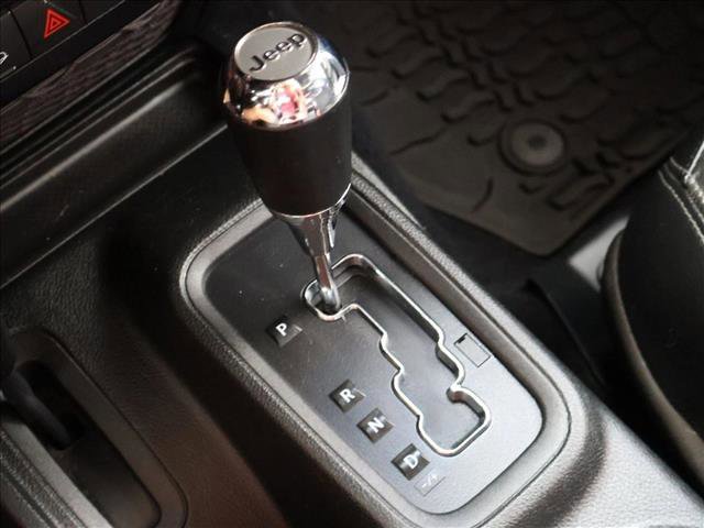 Used 2017 Jeep Wrangler Unlimited Sahara AWD/4WD image 15