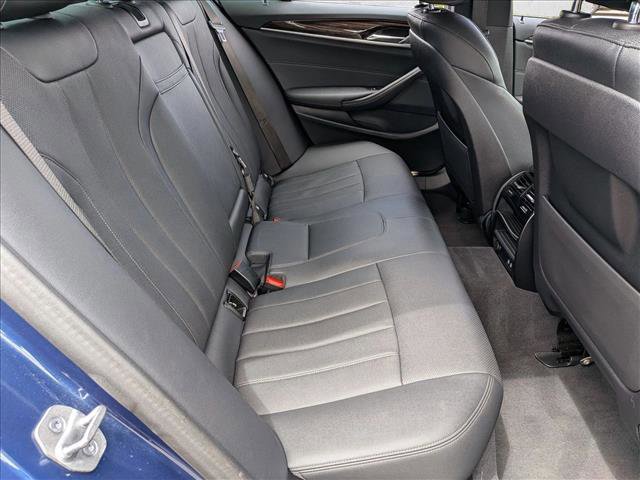 Used 2023 BMW 540i w/ Convenience Package image 27