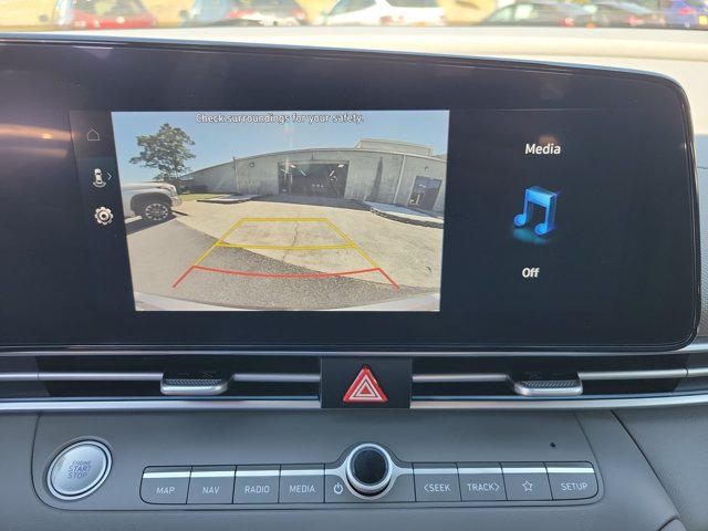 Used 2025 Hyundai Elantra SEL FWD image 16