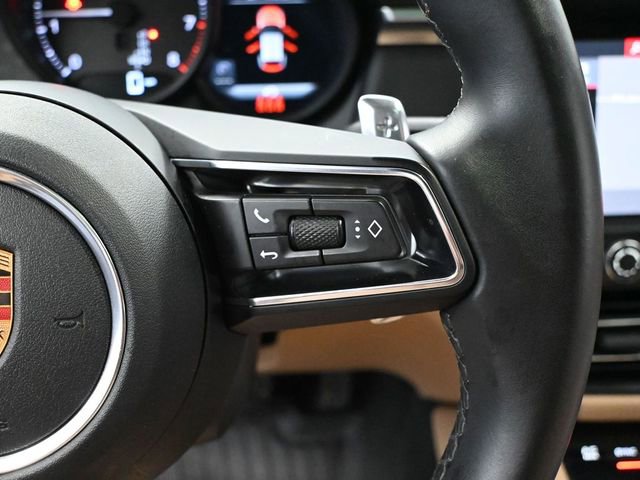 Used 2022 Porsche Macan Base image 32