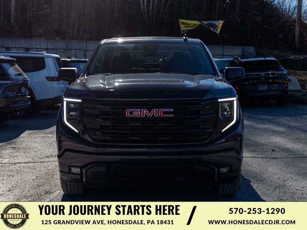 Used 2024 GMC Sierra 1500 Elevation AWD/4WD image 2