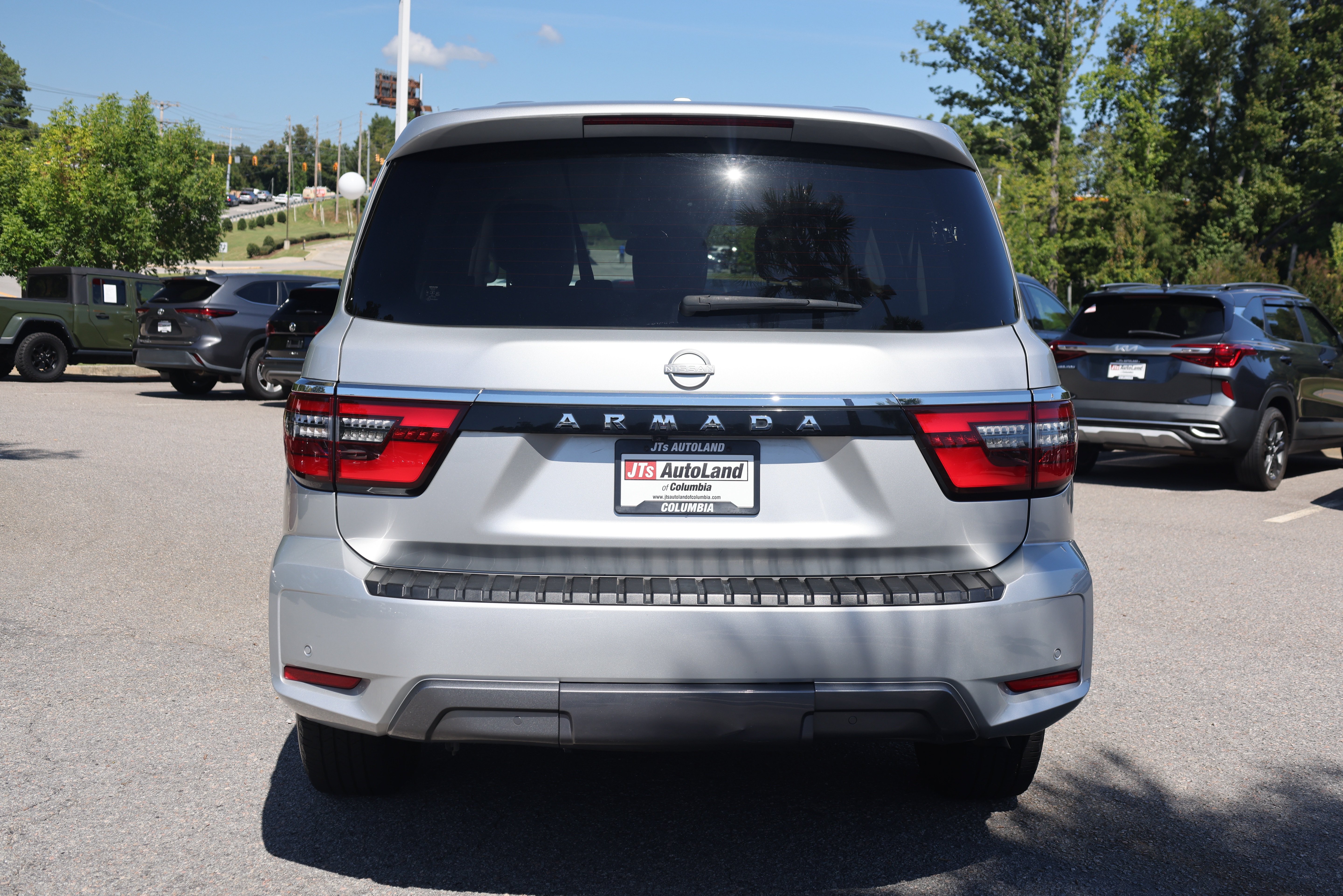 Used 2024 Nissan Armada SV RWD image 4