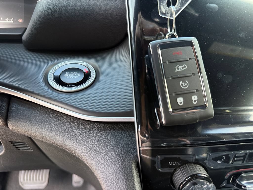 New 2026 Jeep Grand Cherokee Laredo X AWD/4WD image 27