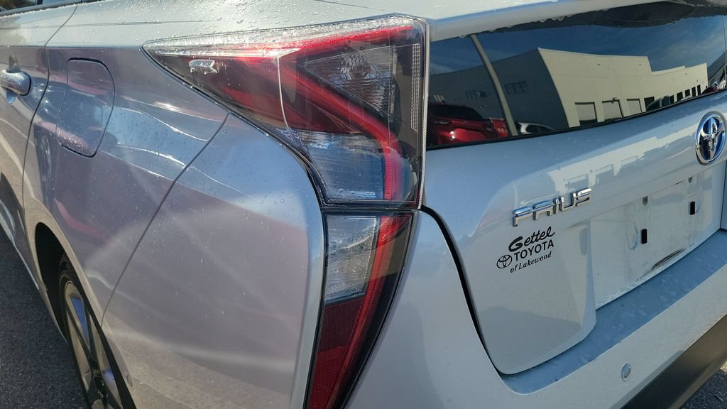 Certified 2017 Toyota Prius Four Touring FWD image 10