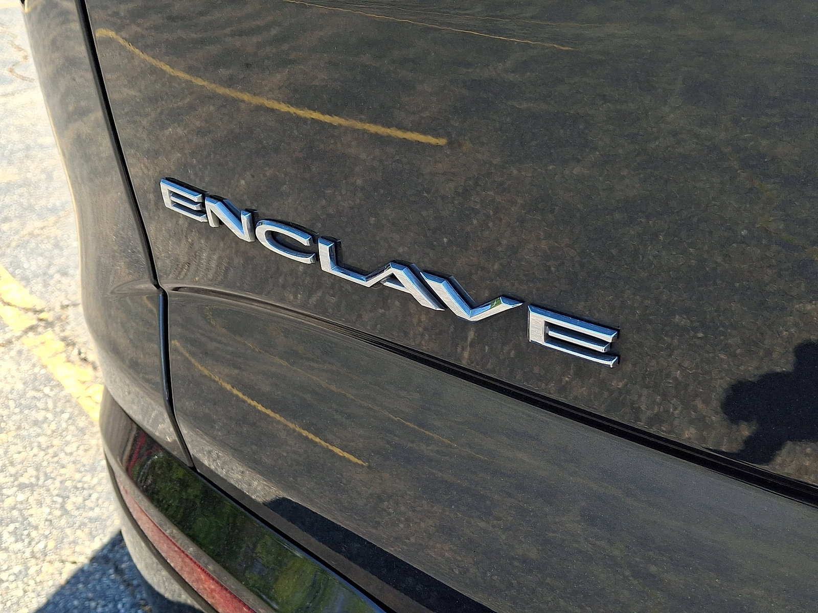 Used 2020 Buick Enclave Essence w/ LPO, Floor Liner Package FWD image 31