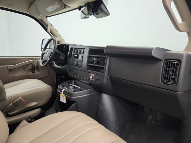 New 2026 Chevrolet Express 3500 RWD image 30