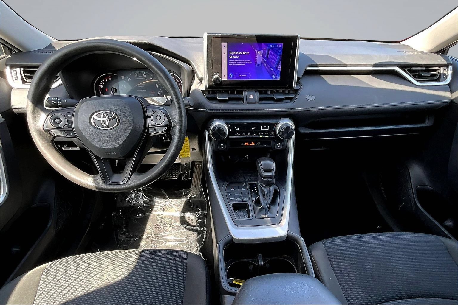 Used 2023 Toyota RAV4 LE AWD/4WD image 7