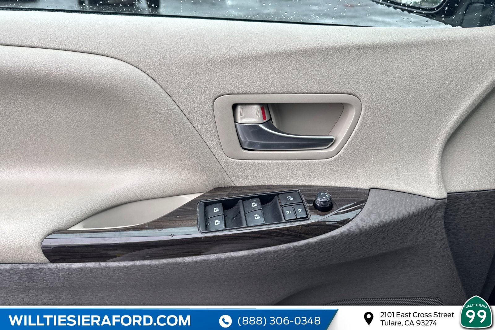 Used 2020 Toyota Sienna XLE w/ XLE Navigation Package FWD image 13