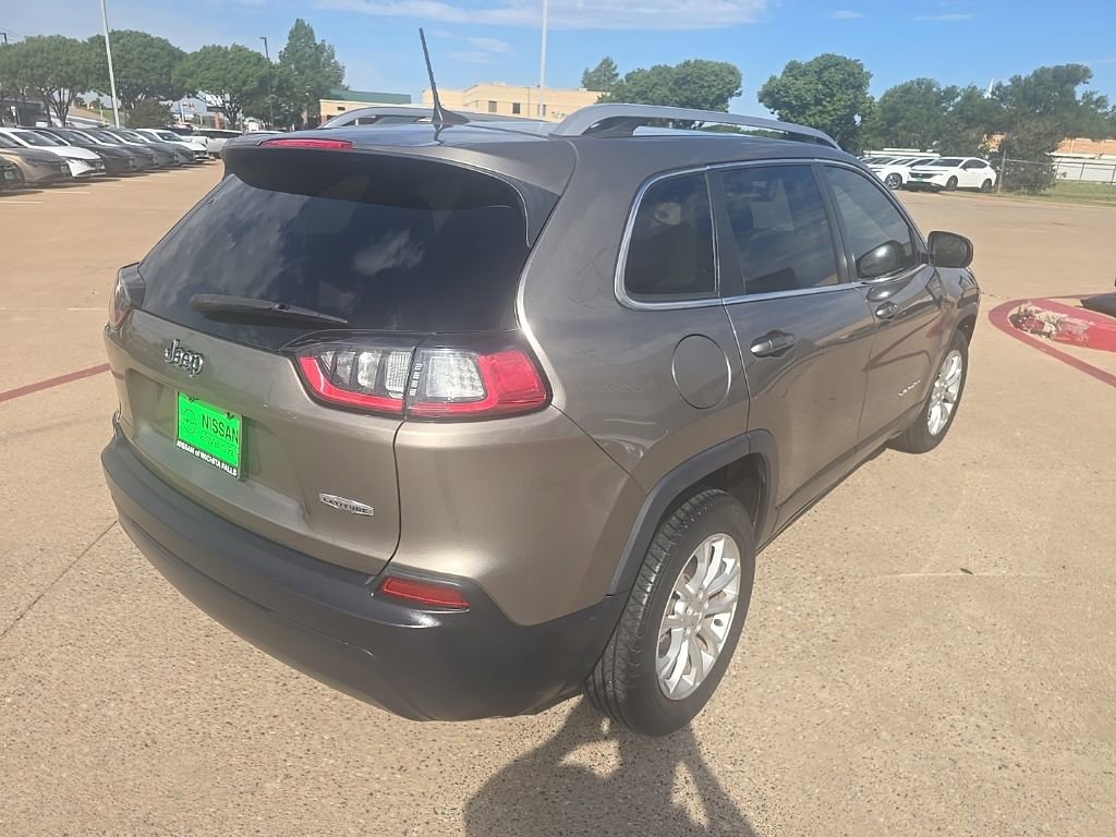 Used 2019 Jeep Cherokee Latitude w/ Popular Appearance Group FWD image 5