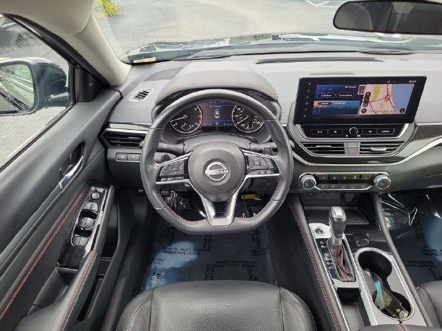 Used 2023 Nissan Altima 2.5 SR w/ SR Premium Package FWD image 9