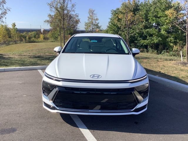 Used 2025 Hyundai Sonata SEL AWD/4WD image 3