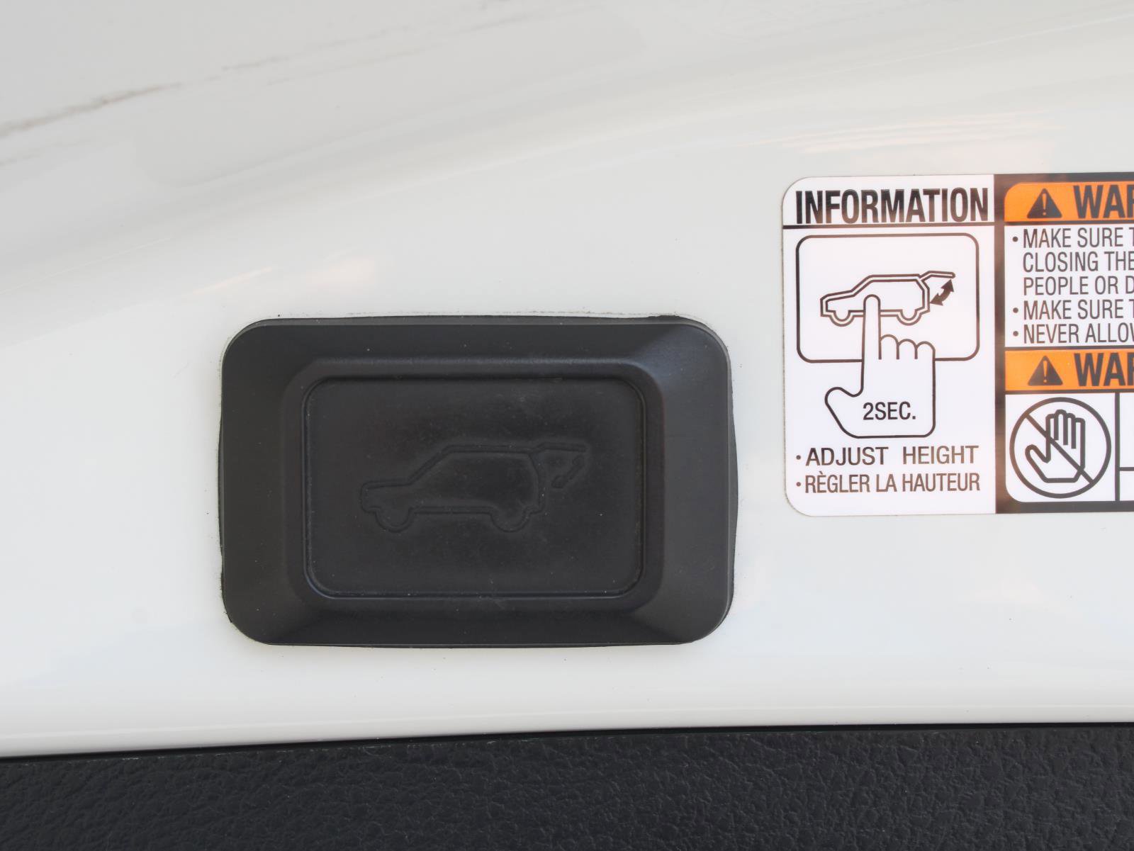 Used 2016 Toyota RAV4 SE AWD/4WD image 10