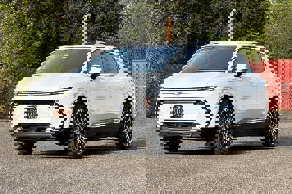New 2026 Chevrolet Equinox EV LT image 8