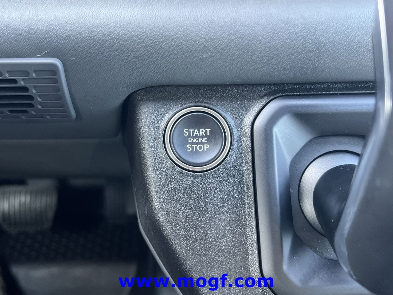 Used 2023 Land Rover Defender 110 X-Dynamic SE image 9