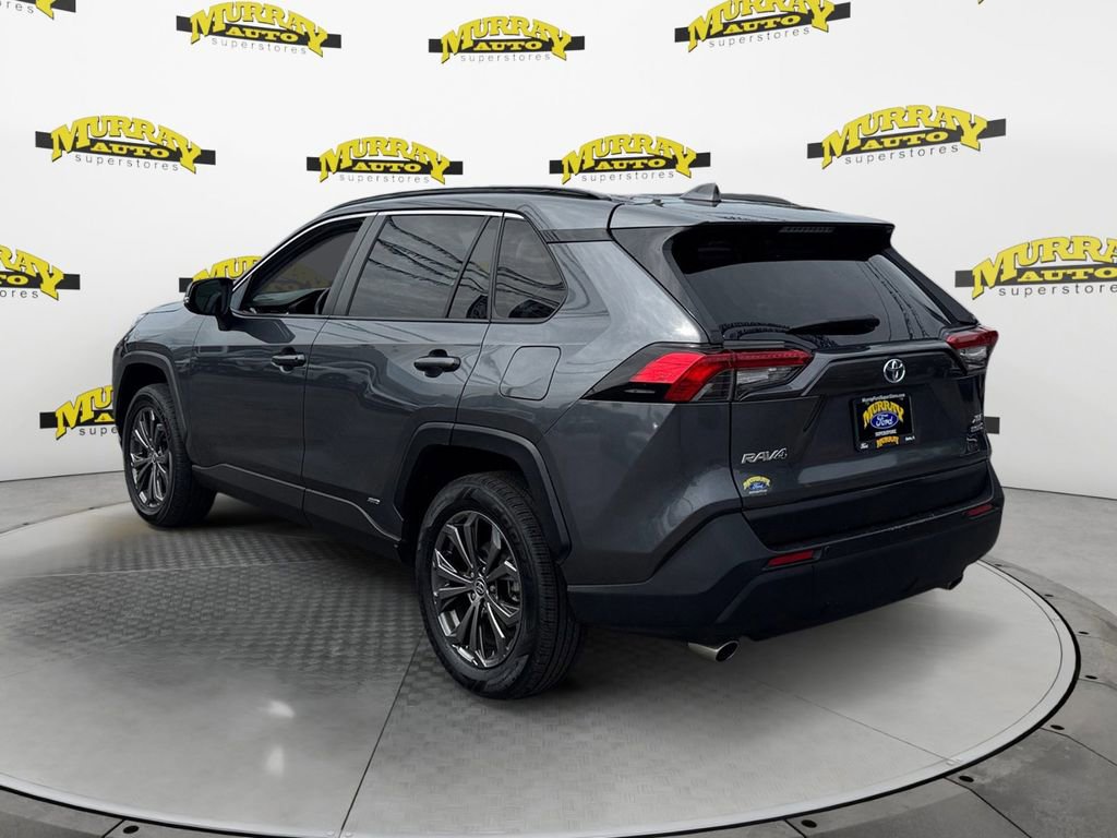 Used 2022 Toyota RAV4 XLE Premium image 3
