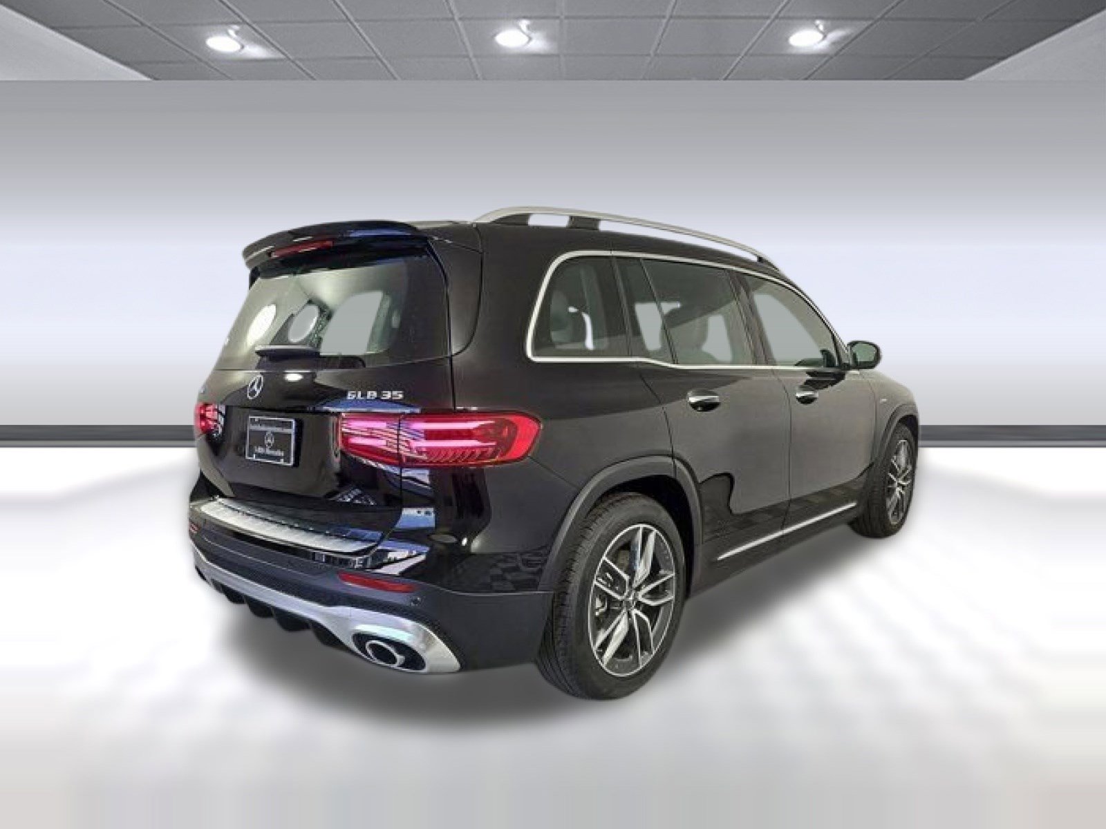 New 2025 Mercedes-Benz GLB 35 AMG 4MATIC image 8