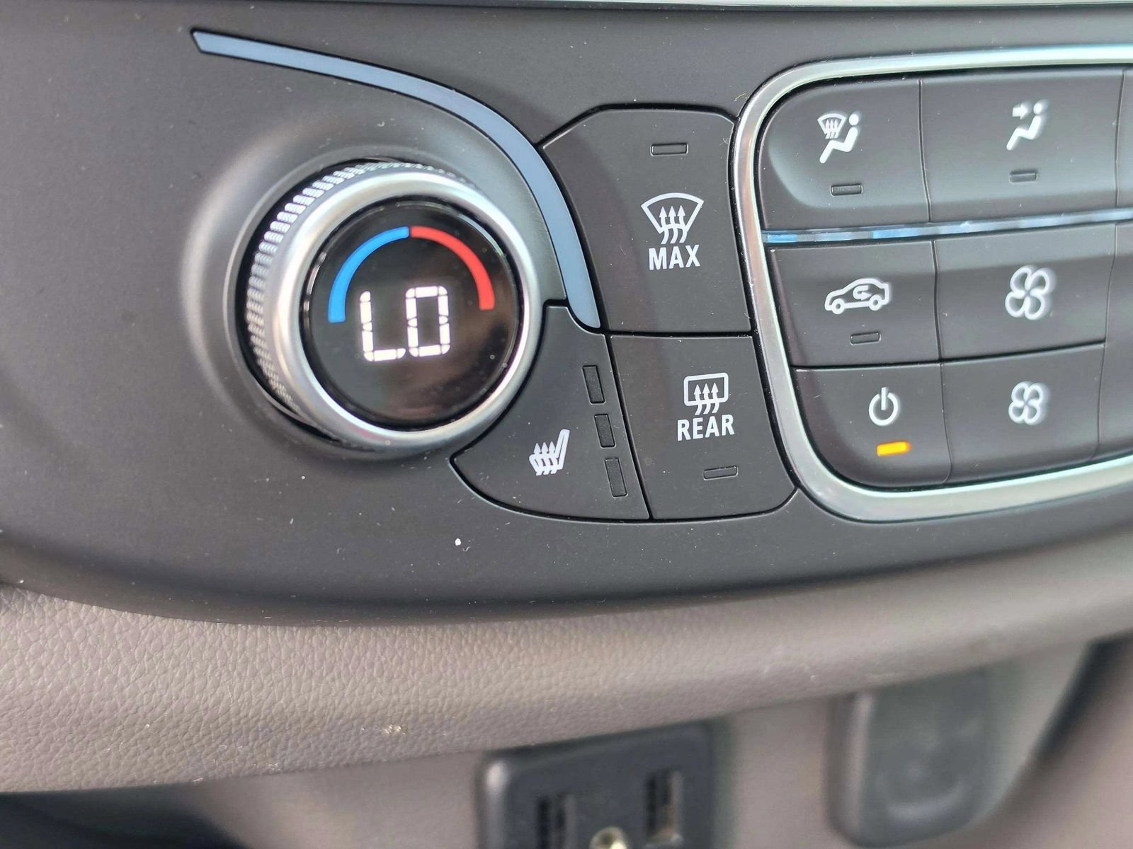 Used 2019 Chevrolet Traverse LT FWD image 28
