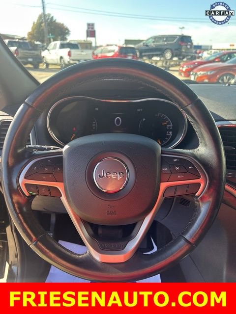 Used 2019 Jeep Grand Cherokee Laredo AWD/4WD image 17