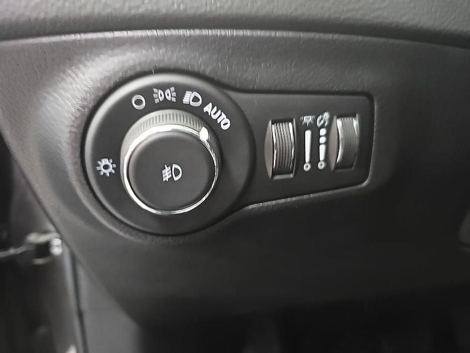 Used 2021 Jeep Compass Limited image 14