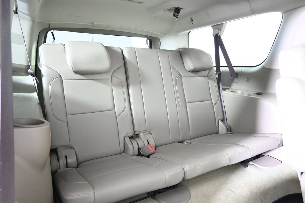Used 2017 Chevrolet Suburban Premier AWD/4WD image 16