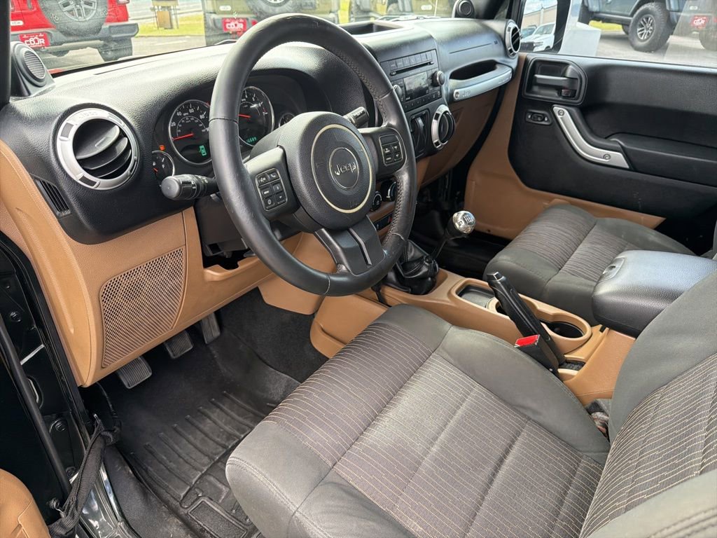 Used 2012 Jeep Wrangler Sahara w/ Connectivity Group image 28