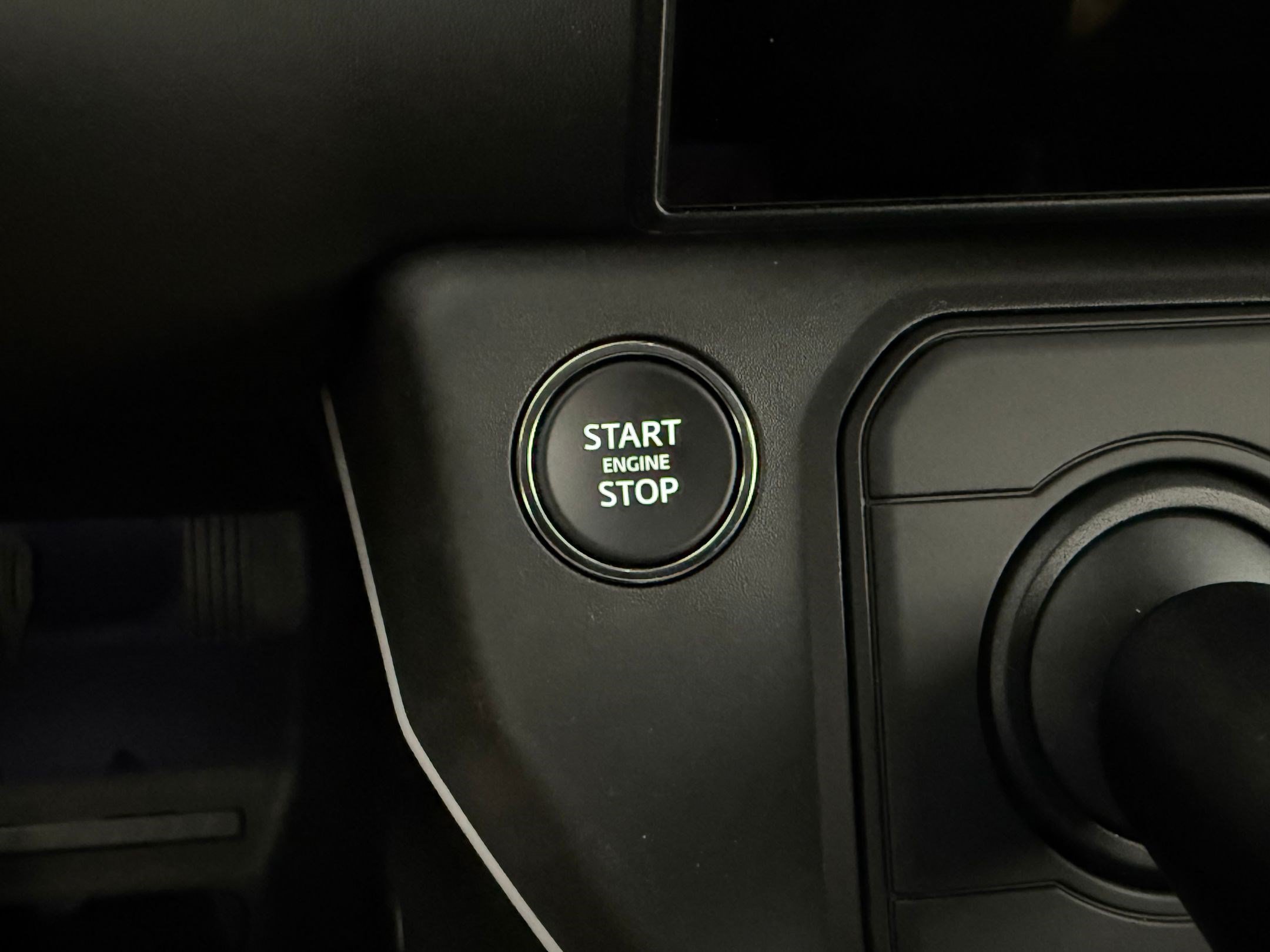 Used 2026 Land Rover Defender 110 X-Dynamic SE AWD/4WD image 34