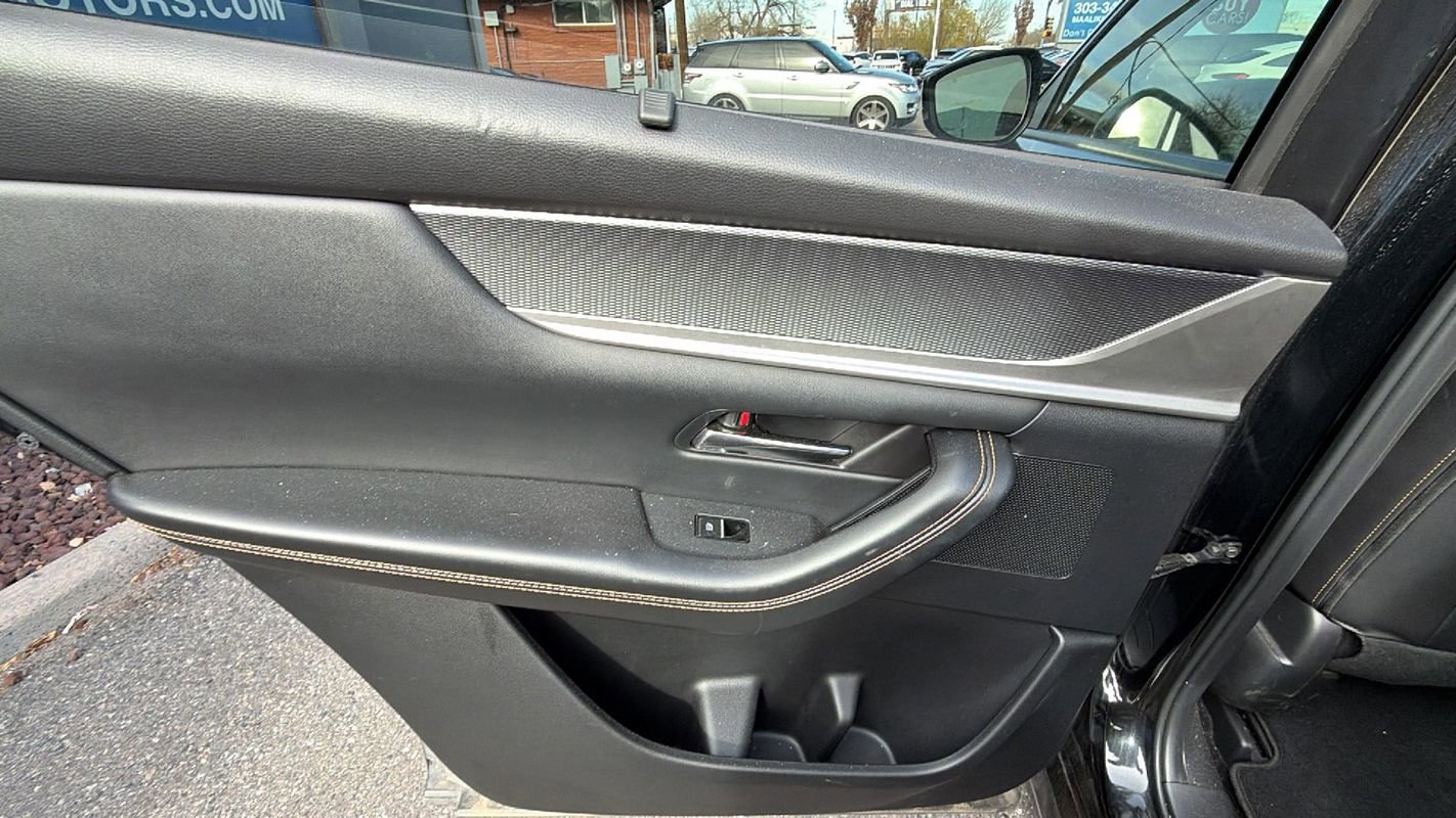 Used 2025 MAZDA CX-70 3.3 Turbo w/ Preferred Package image 11