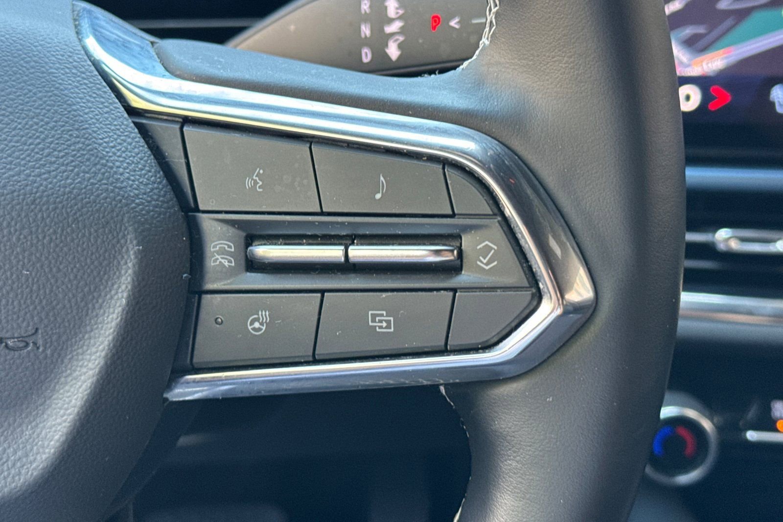 Used 2025 Chevrolet Equinox EV LT w/ Convenience Package FWD image 35