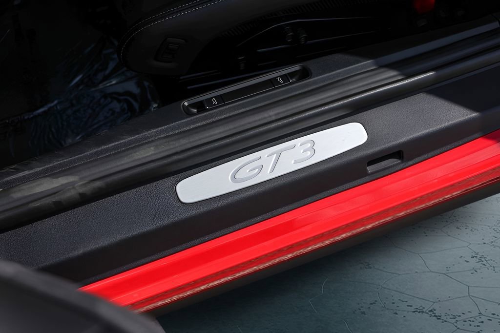 Used 2018 Porsche 911 GT3 RWD image 11