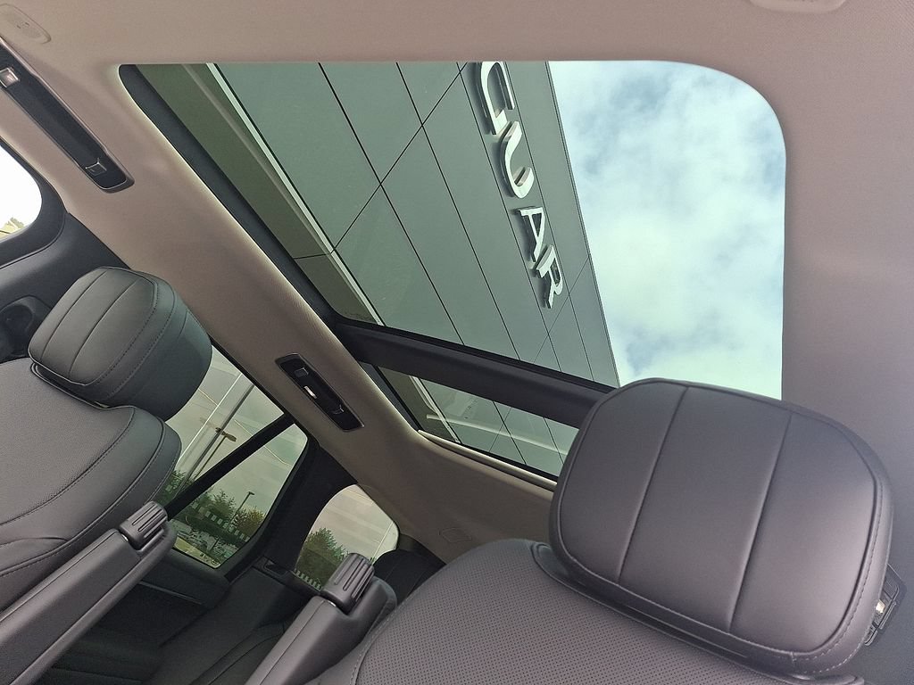 New 2026 Land Rover Range Rover SE AWD/4WD image 10